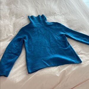 100% Cashmere Blue Turtleneck sweater
